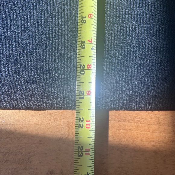 St John Basics Black Boucle Knit Mini Skirt. Size 10 - Picture 6 of 10